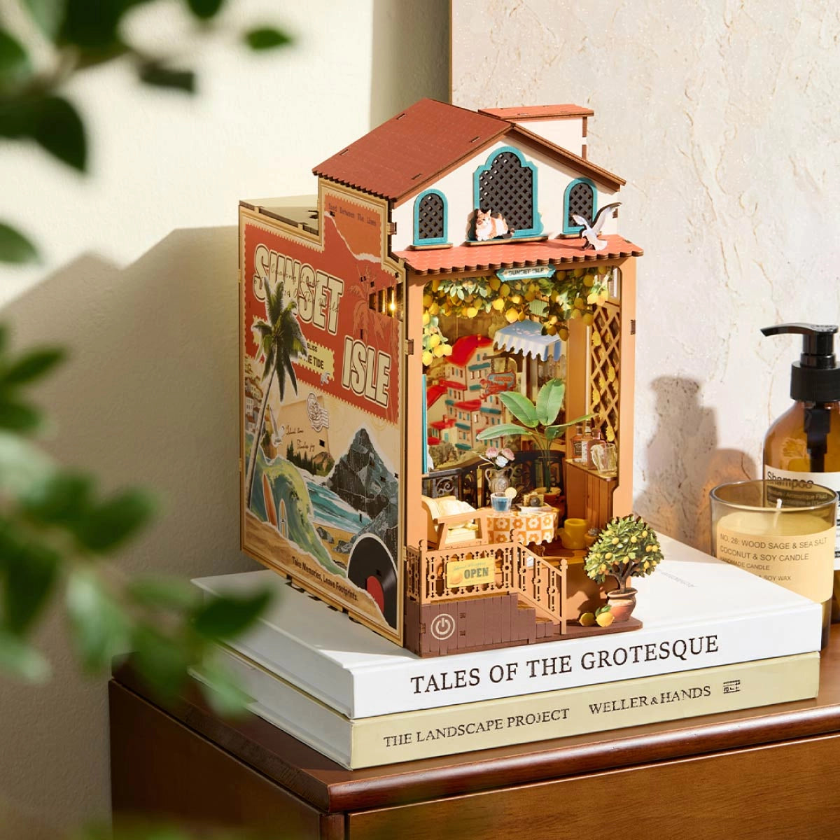 Rolife DIY Book Nook Kit - Sunset Isle TGB18