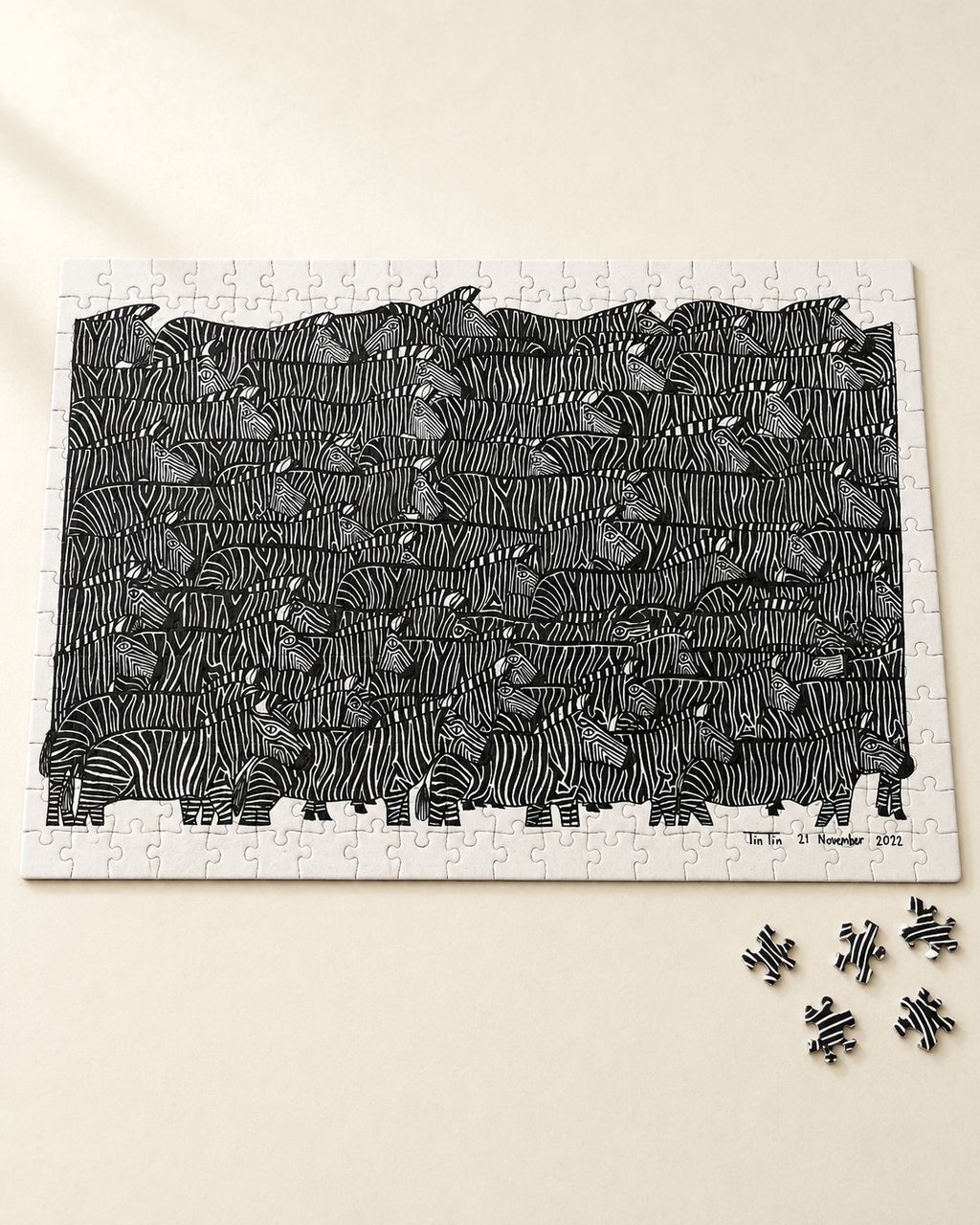 adot x studio little hands "Dazzling Motion"  240 Pieces Jigsaw puzzle