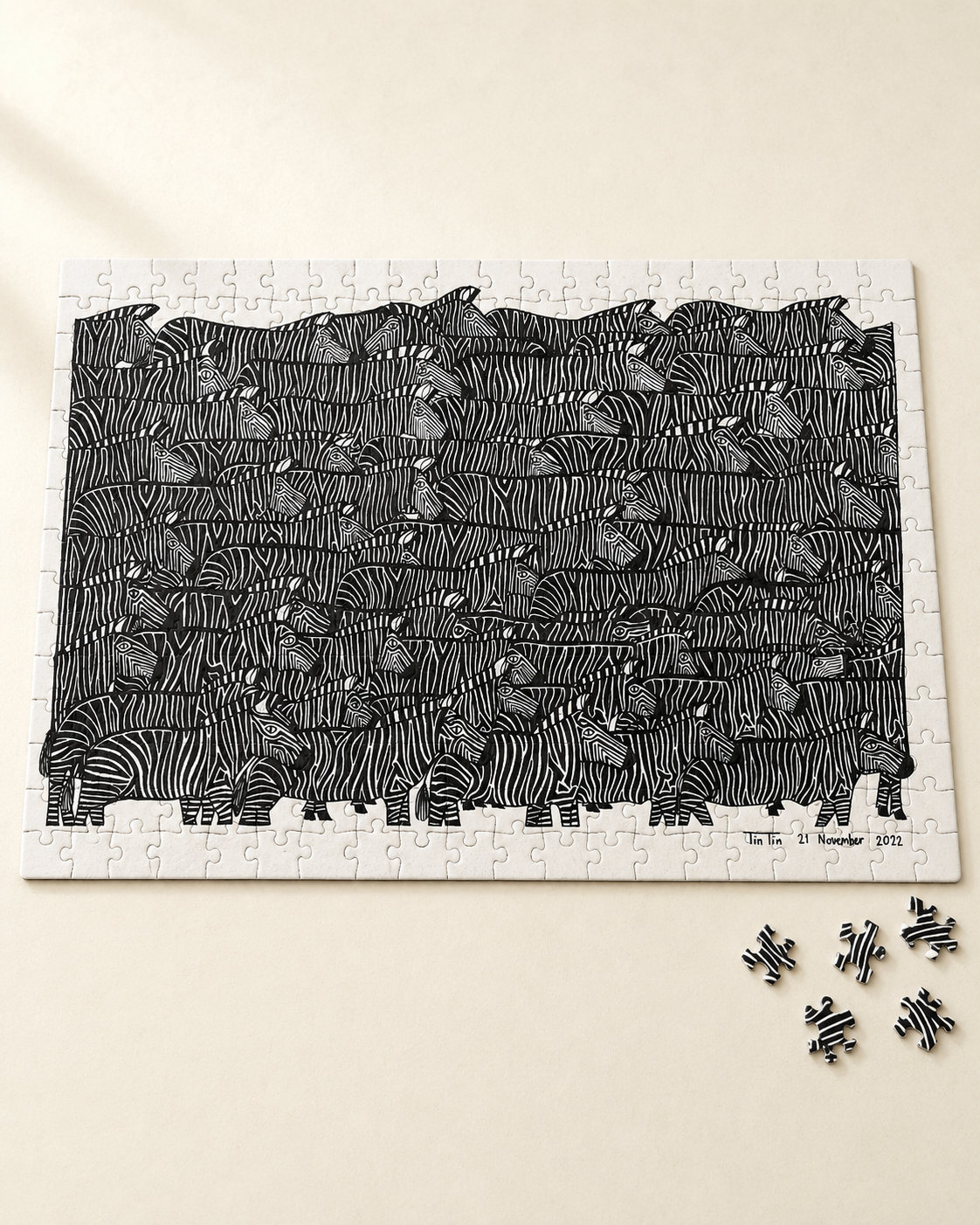 adot x studio little hands "Dazzling Motion"  240 Pieces Jigsaw puzzle