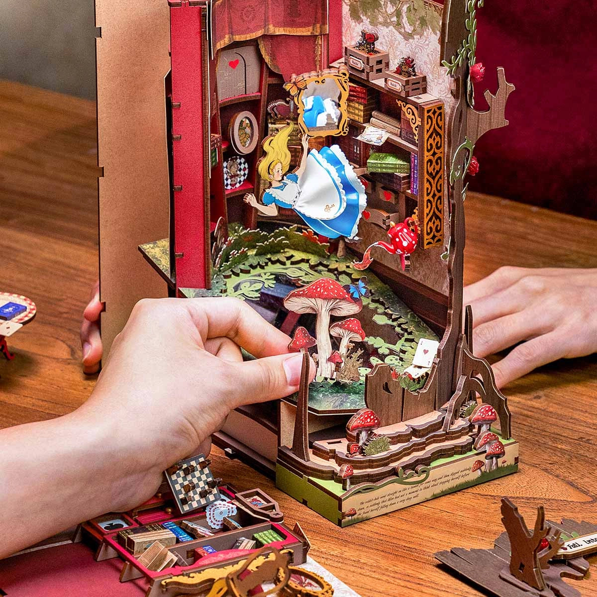 Rolife DIY Book Nook Kit - Fall into Wonder TGB12